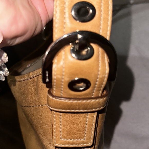 Coach authentic vintage camel tan leather with silver hardware cute lil bag - Picture 11 of 13